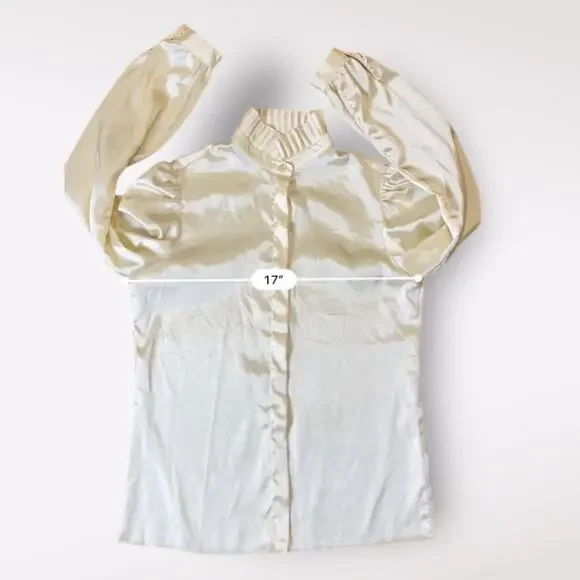St. John Vintage 80’s‎ Cream Satin Blouse Pleated Collar Size 6